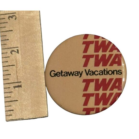 TWA Getaway Vacations Trans World Airlines VTG Pinback Button Pins (2) Airplane - Picture 5 of 5